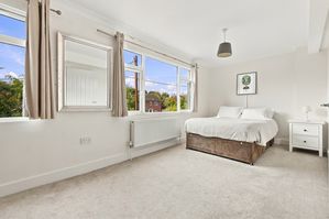 LAKESIDE LODGE- click for photo gallery
